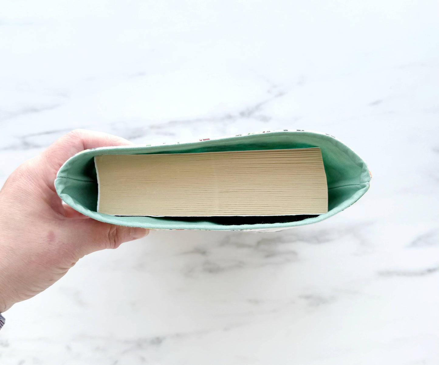 Summer cottage padded book sleeve
