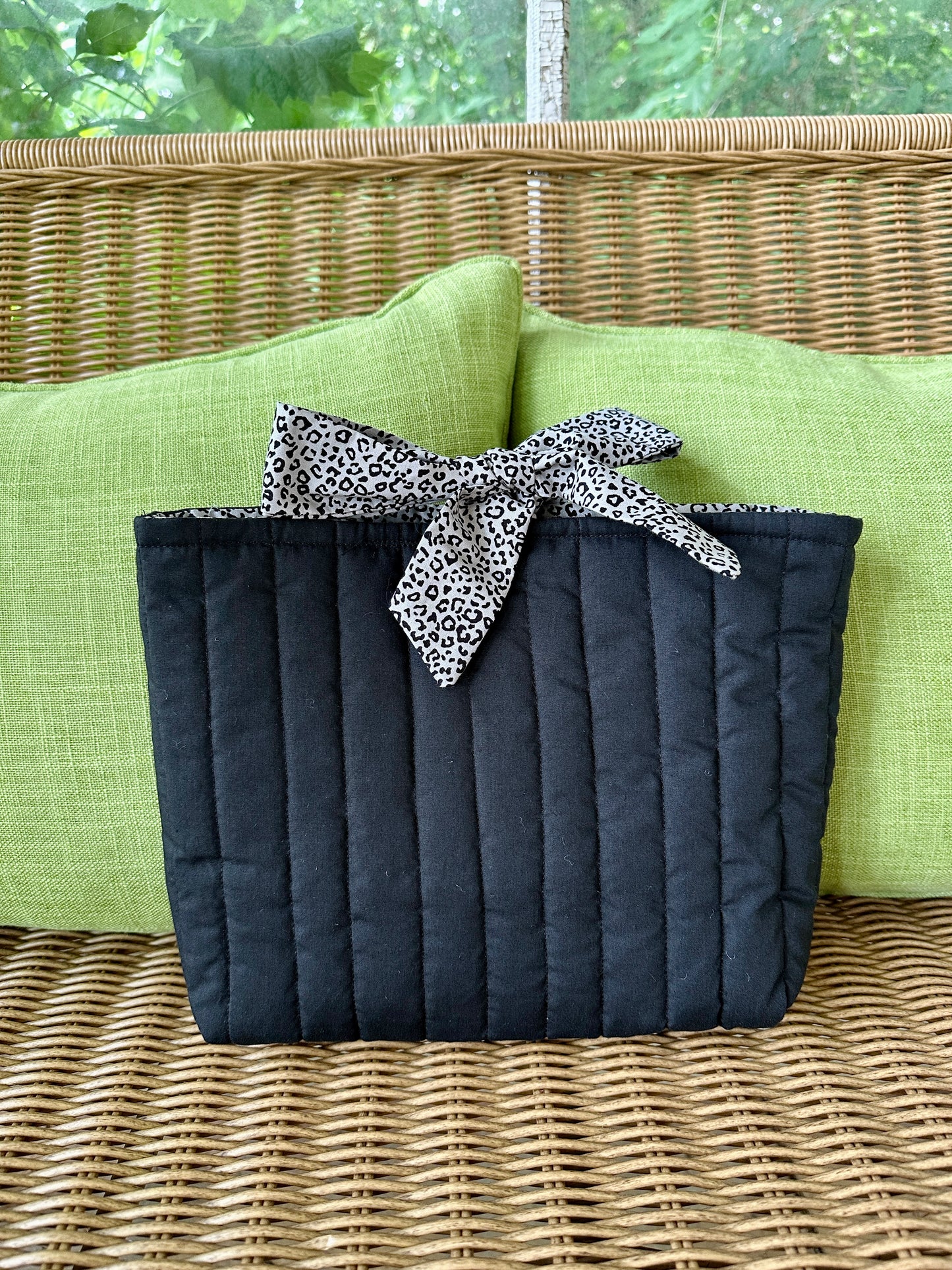 The cottage bow book sleeve LG