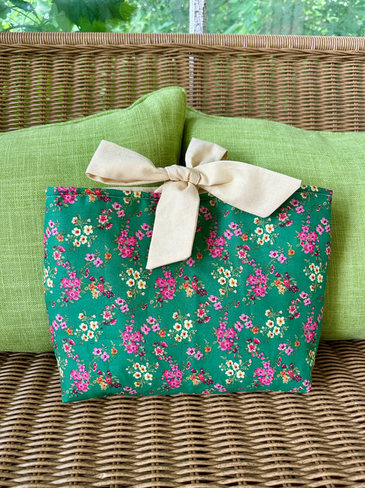 The cottage bow book sleeve LG