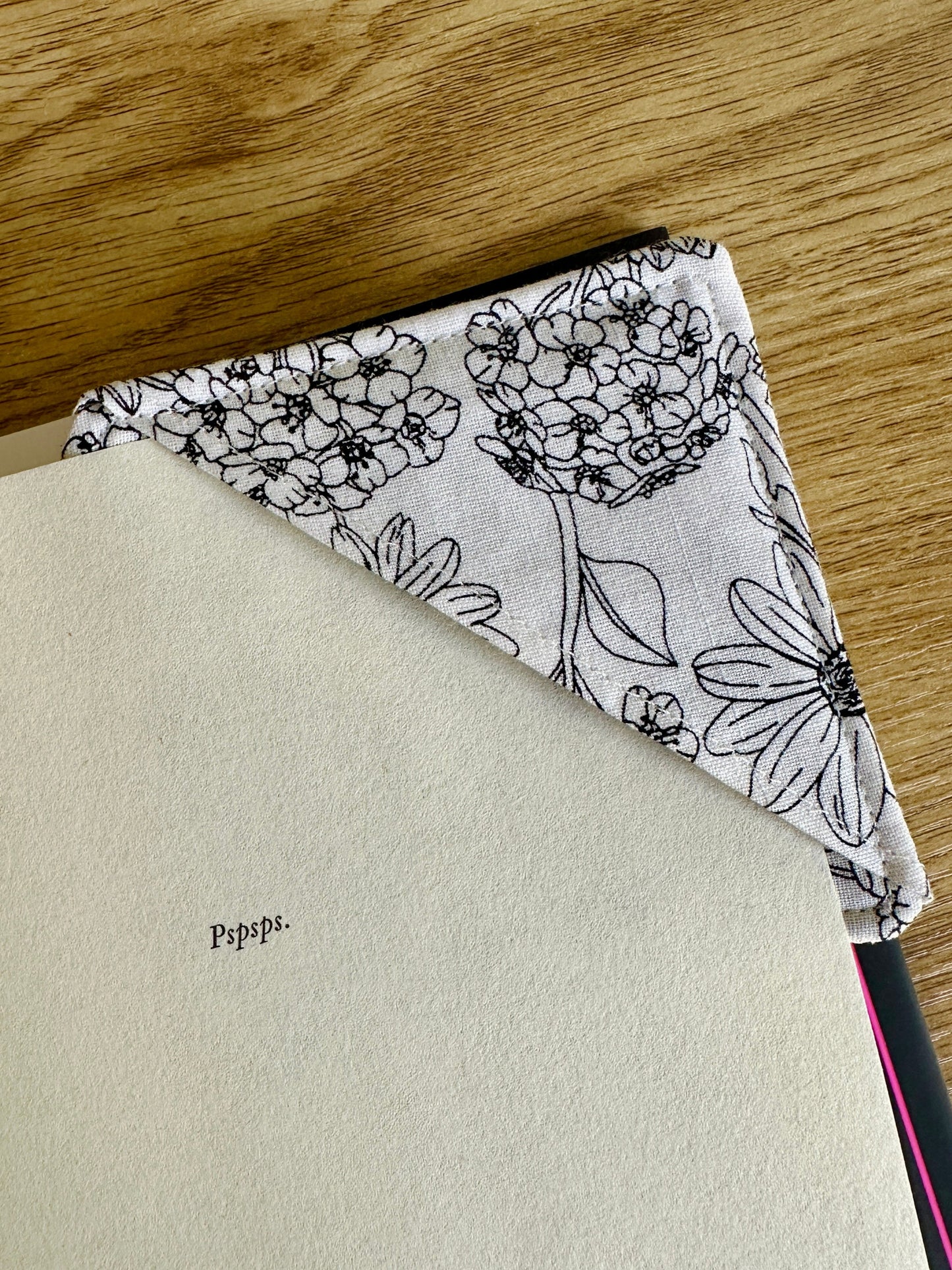 Fabric corner bookmark