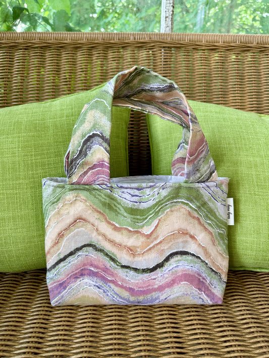 The cottage tote book sleeve SM