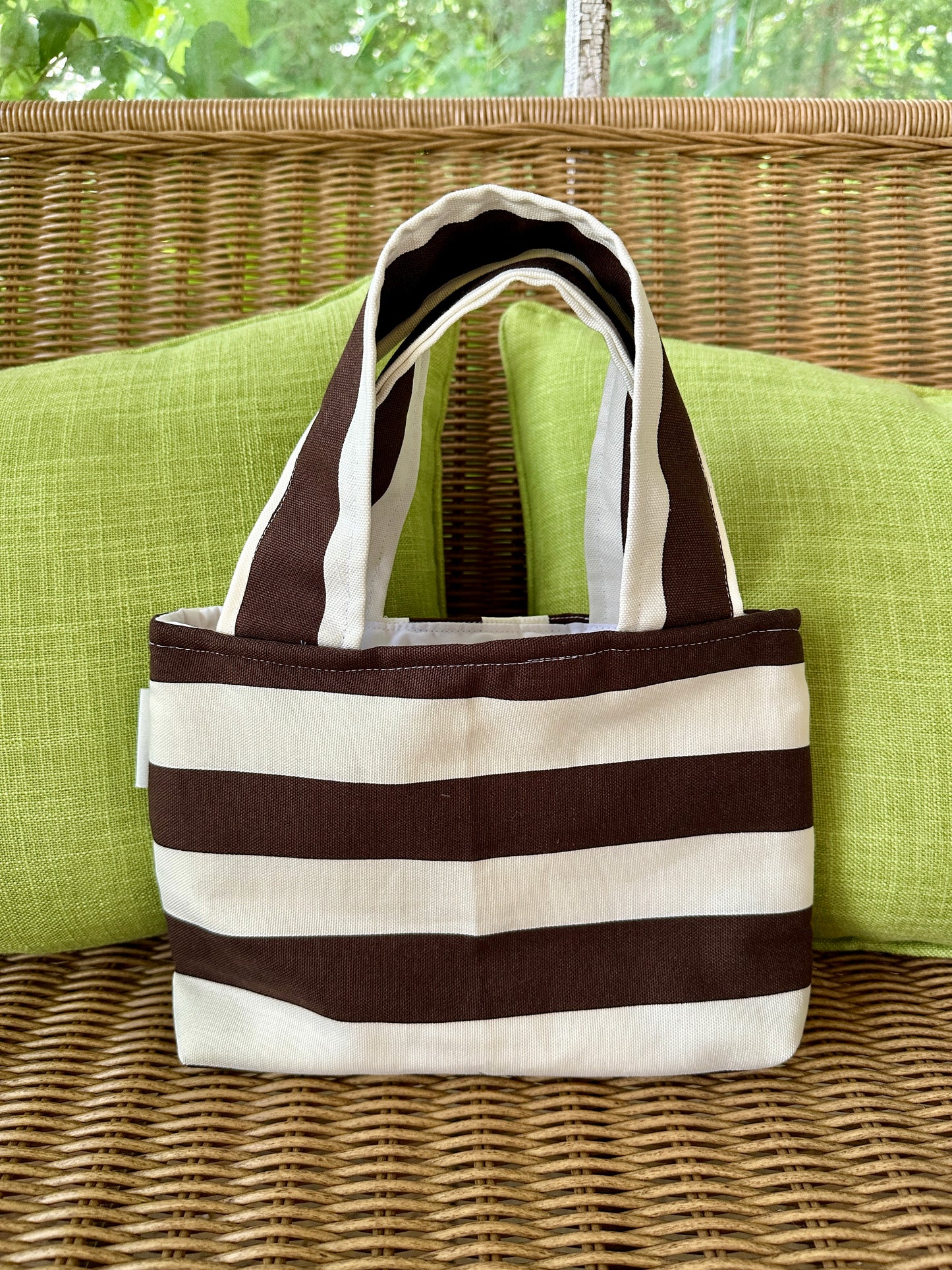 The cottage tote book sleeve SM