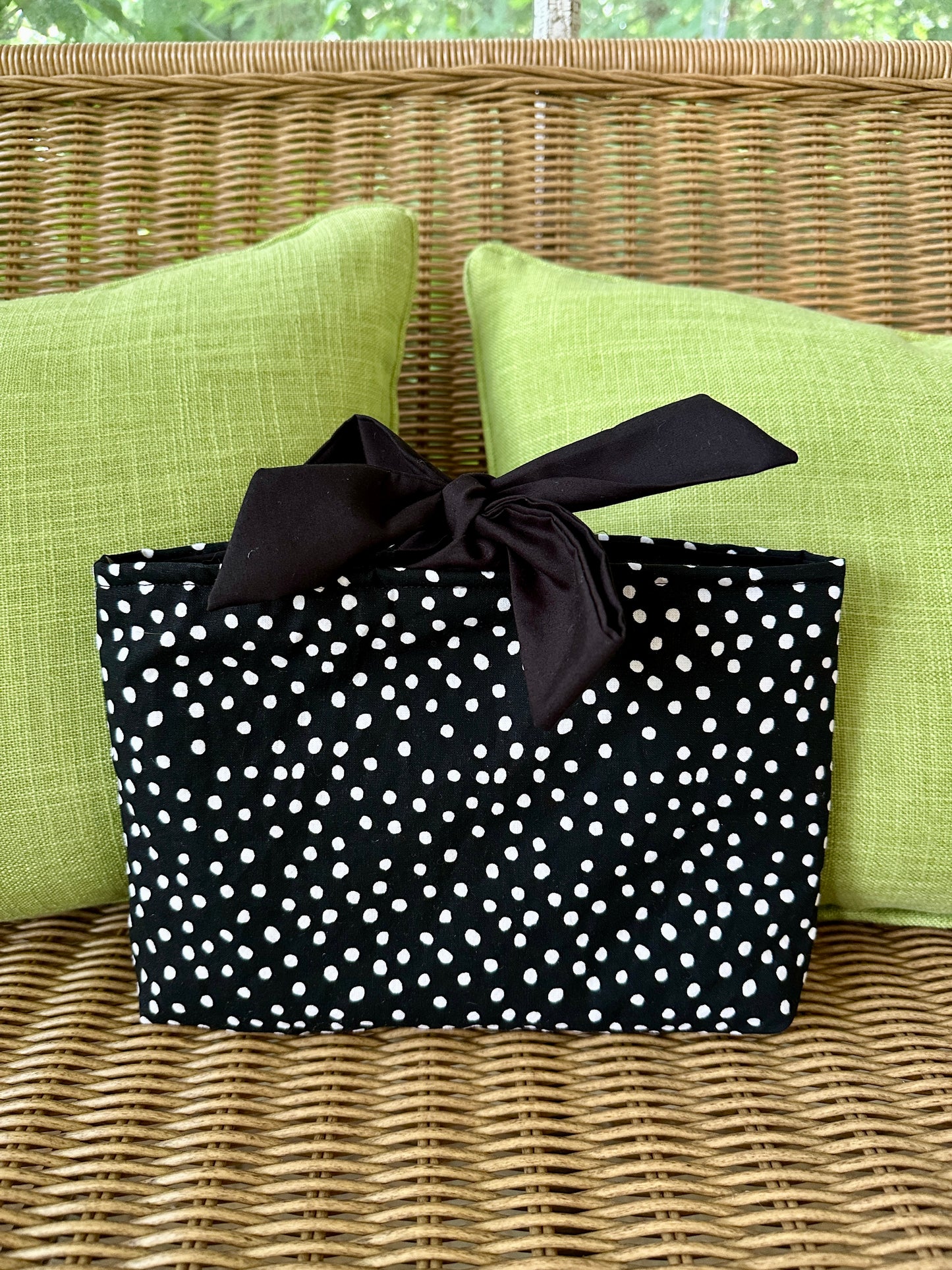 The cottage bow book sleeve SM