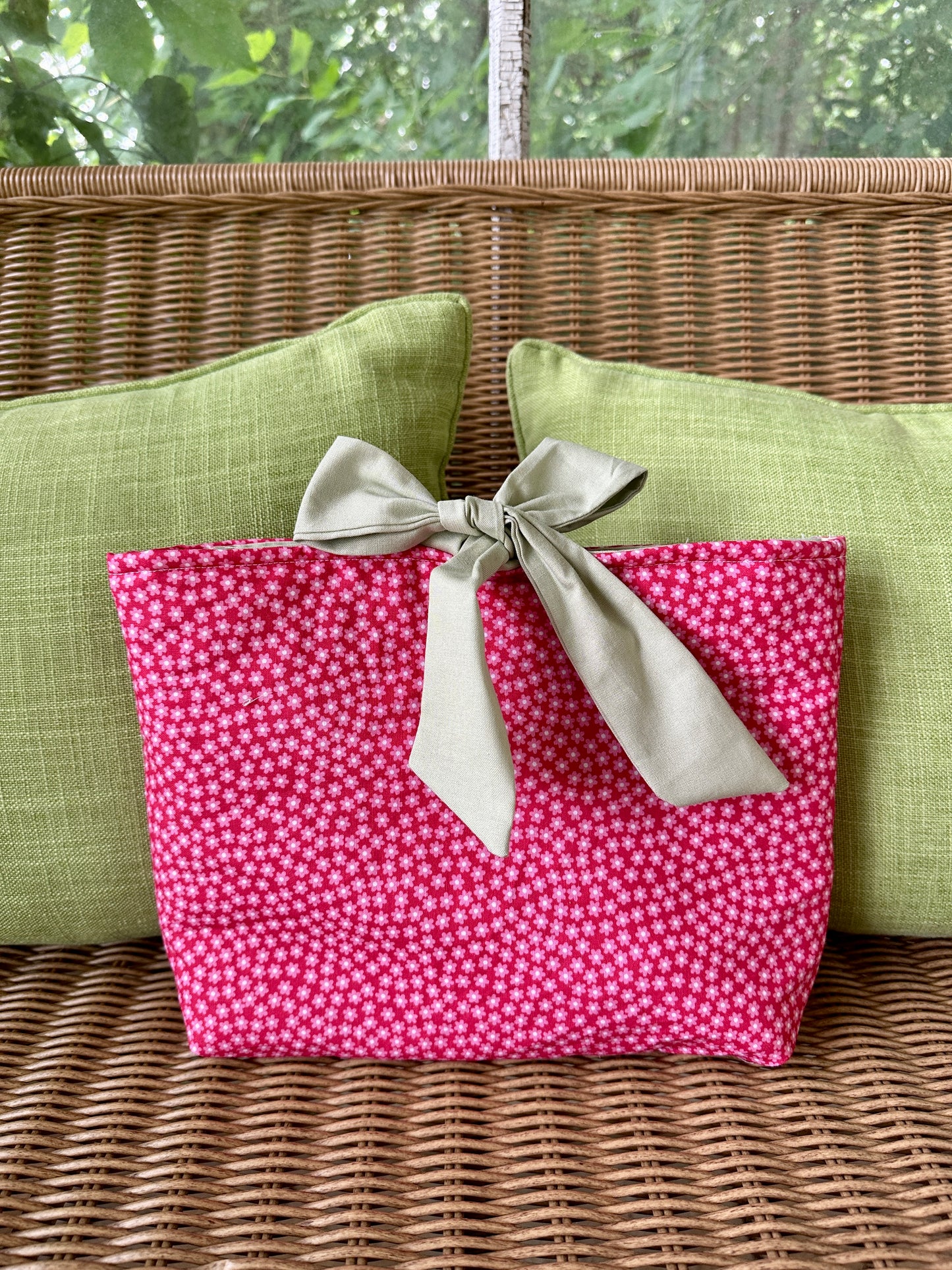 The cottage bow book sleeve LG