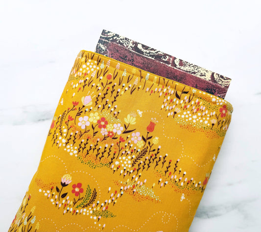 Sunny bees padded book sleeve
