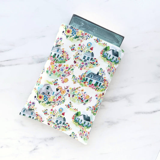 Summer cottage padded book sleeve