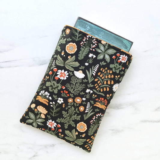 Autumn garden padded book sleeve