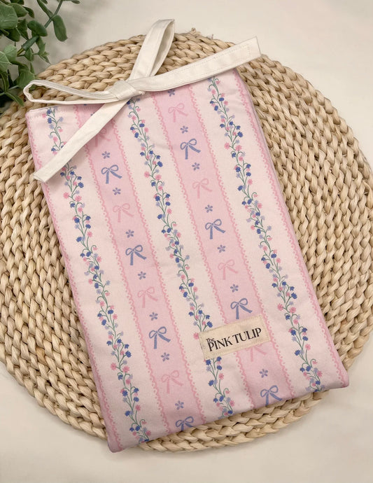 Ribbon & rosebud book sleeve