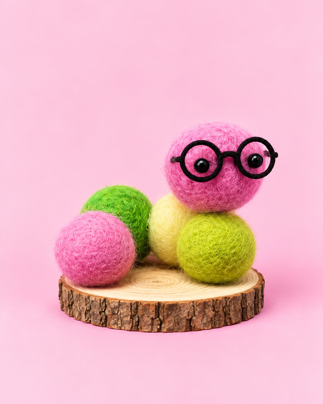 Bookshelf companions - KiTri Feltshop