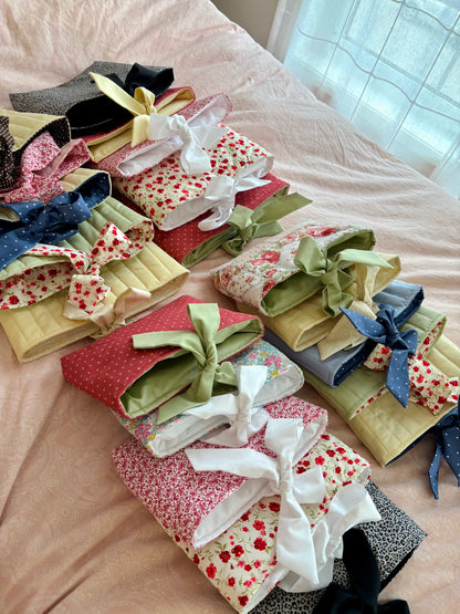 The cottage bow book sleeve SM