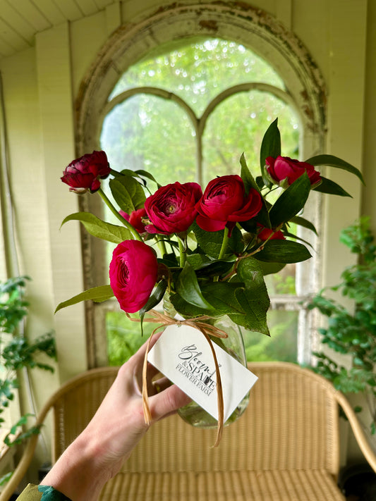 Farm fresh bouquet - Nottawa Cottage Bookstore x Bloom & Spade