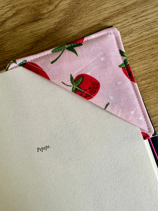 Fabric corner bookmark