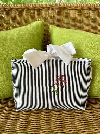 The cottage bow book sleeve SM