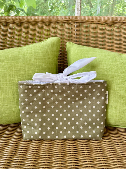 The cottage bow book sleeve SM