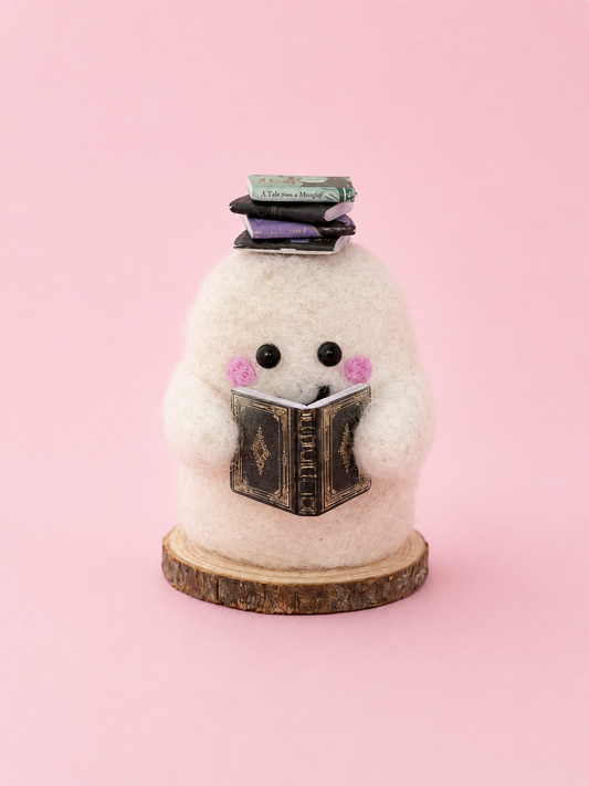 Bookshelf companions - KiTri Feltshop