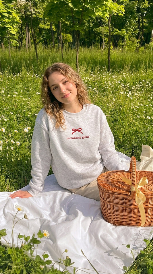 Romantasy girlie sweatshirt (ash grey)