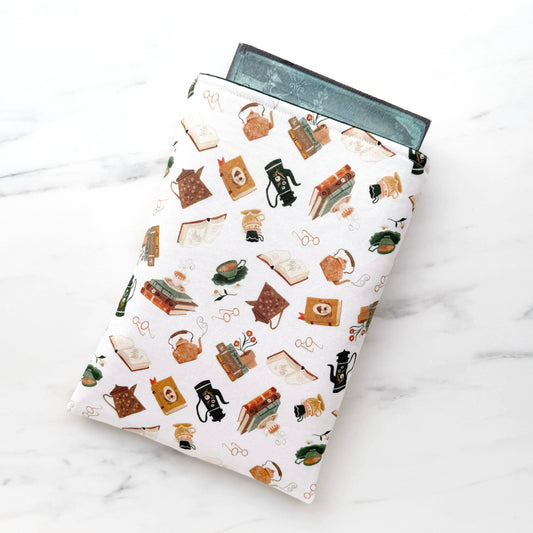 Cozy cottage padded book sleeve