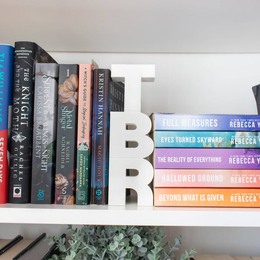 TBR shelf decor