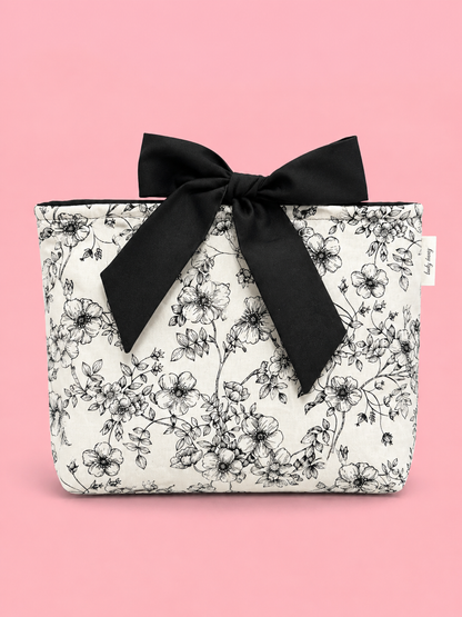 The cottage bow book sleeve SM