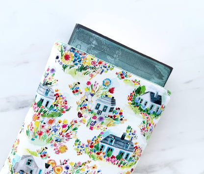 Summer cottage padded book sleeve