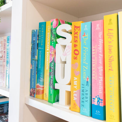 Smut shelf decor