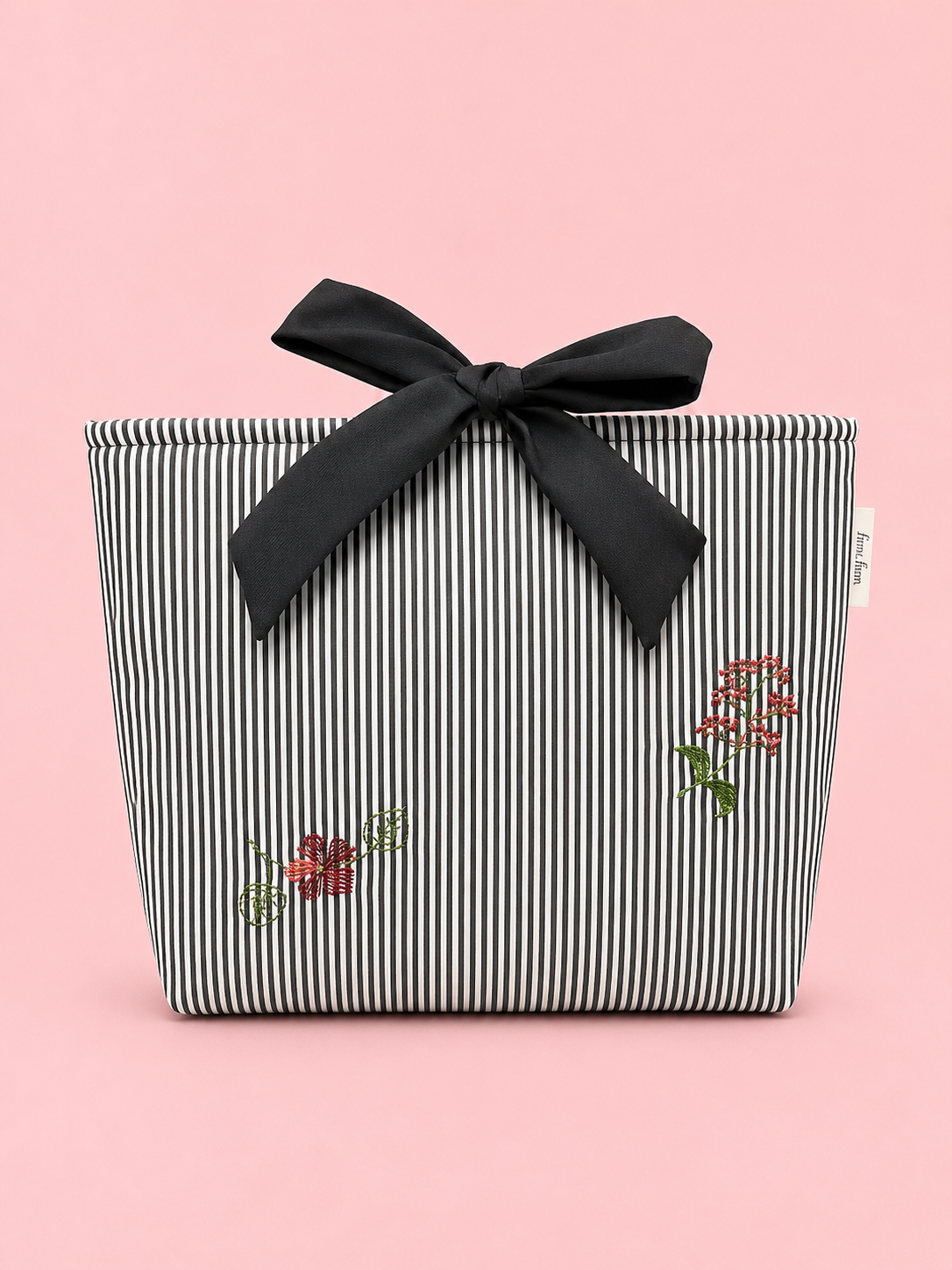 The cottage bow book sleeve LG