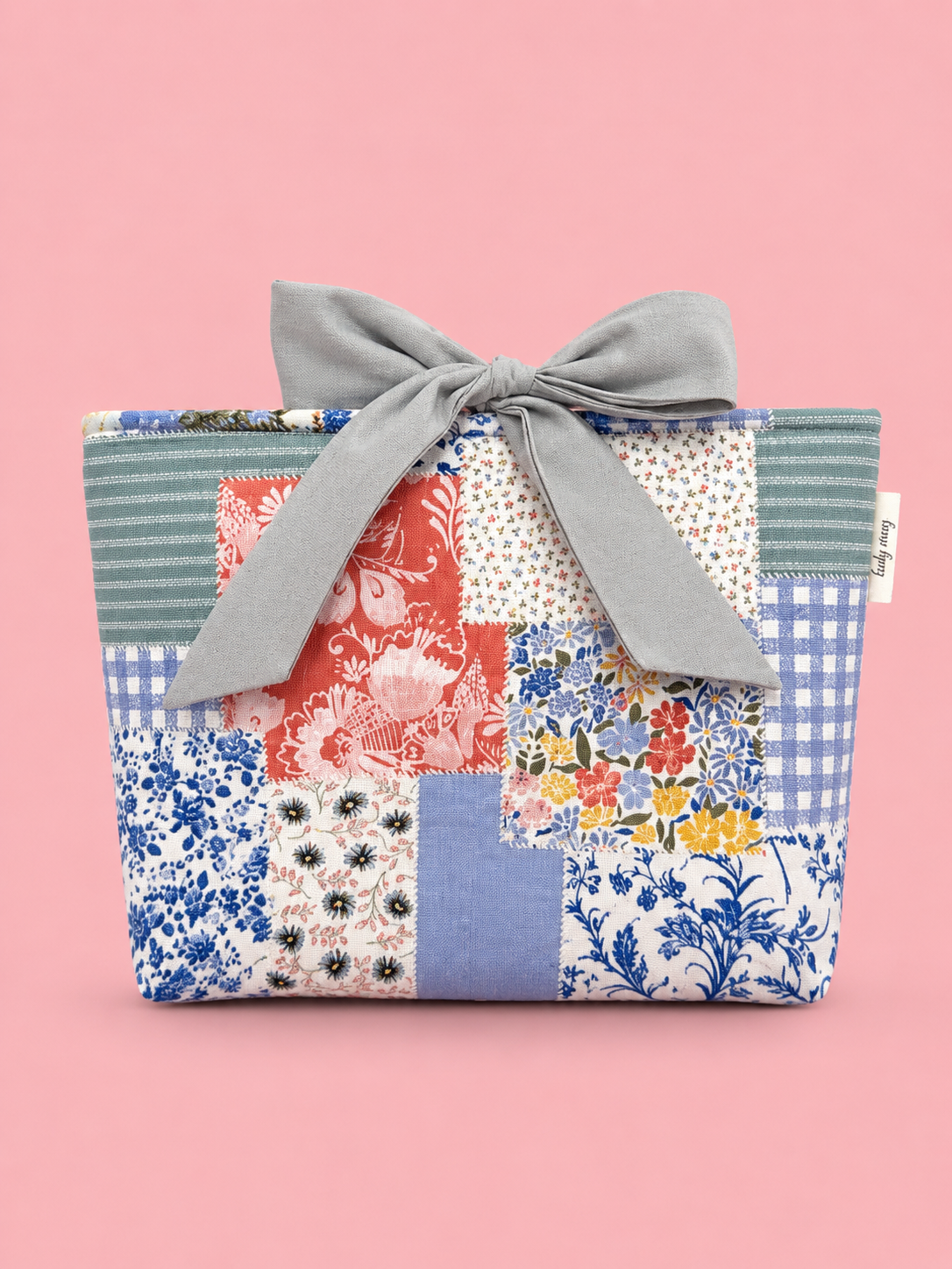 The cottage bow book sleeve SM