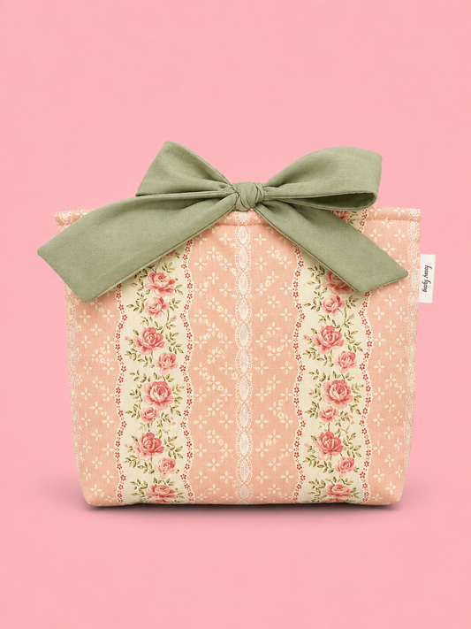 The cottage bow book sleeve SM